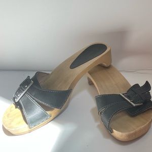 Womens Sanita black leather low heel sz 40